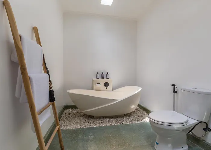 Charming 3 Bedrooms Walking Distance * سمينياك