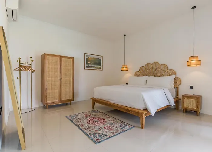 Charming 3 Bedrooms Walking Distance